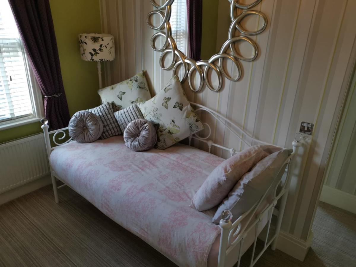 Vale House Bed and Breakfast Southport Exteriör bild